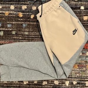 Nike Men’s Medium Tan and Grey Sweatpants